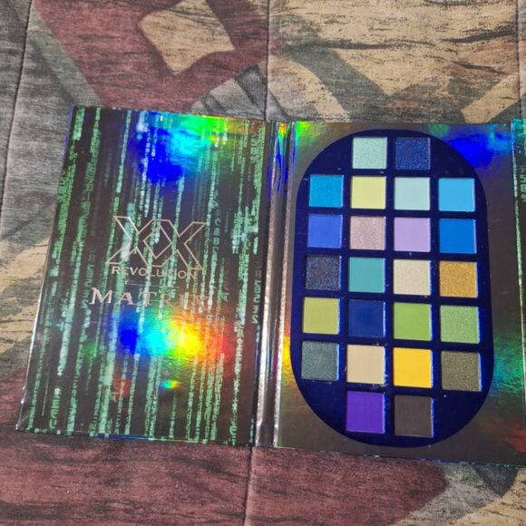 ⭐ XX Revolution x The Matrix “Blue Pill / Red Pill” Mega Palette ⭐ - Picture 4 of 6